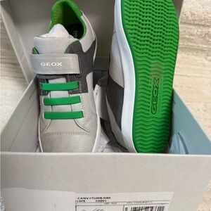 Geox Men's Gray and Green Sneakers